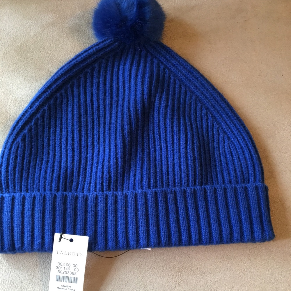 TALBOTS NWT AUTHENTIC CUTE ROYAL BLUE WITH FAUX FUR POMPOM DESIGN BEANIE